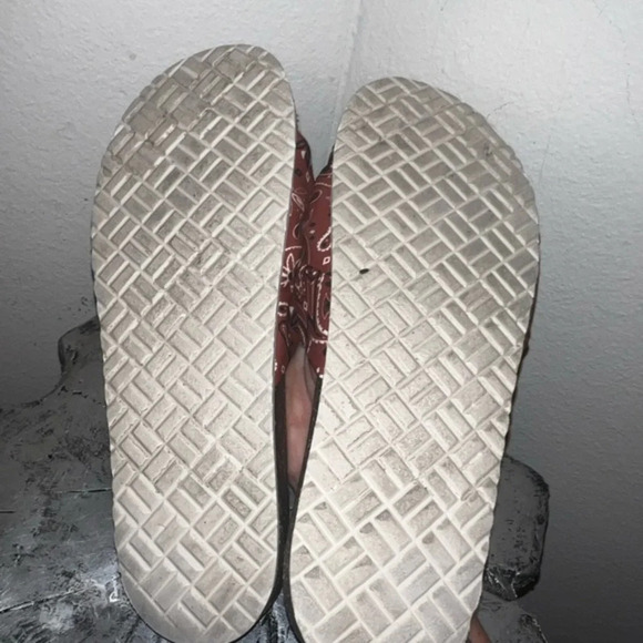 AE Knotted Bandana Sandals 2 for $22❇️‎ - Picture 5 of 5